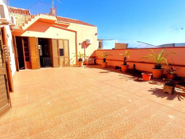 casa indipendente in vendita a Giarre