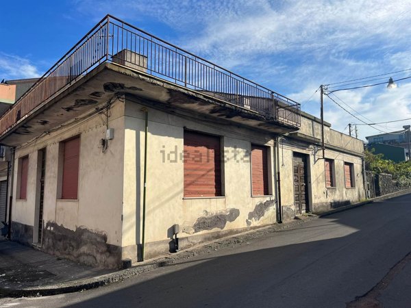 appartamento in vendita a Giarre in zona San Giovanni Montebello