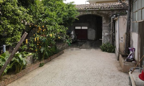 casa indipendente in vendita a Giarre