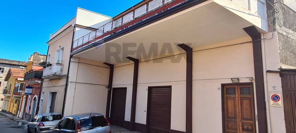 casa indipendente in vendita a Giarre