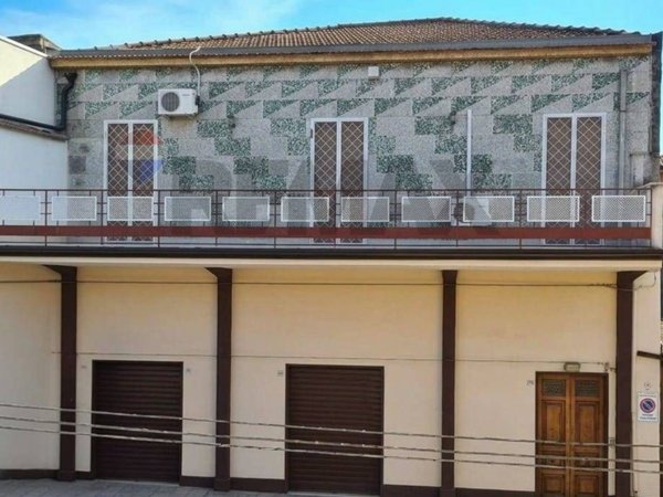 casa indipendente in vendita a Giarre