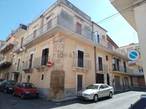 casa indipendente in vendita a Grammichele