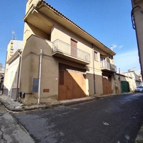 casa indipendente in vendita a Grammichele