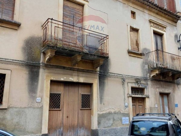 casa indipendente in vendita a Grammichele