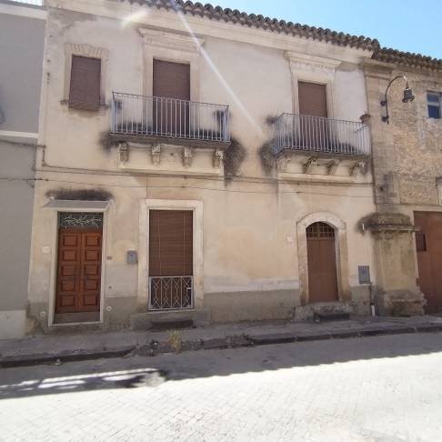 casa indipendente in vendita a Grammichele