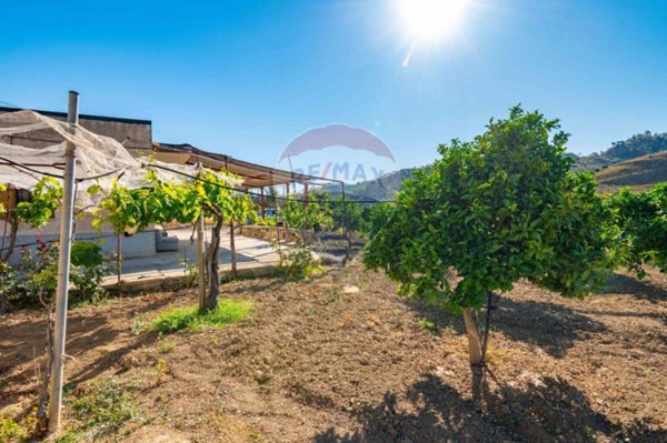 casa indipendente in vendita a Grammichele