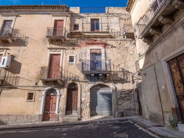 casa indipendente in vendita a Grammichele