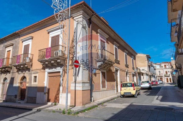 casa indipendente in vendita a Grammichele
