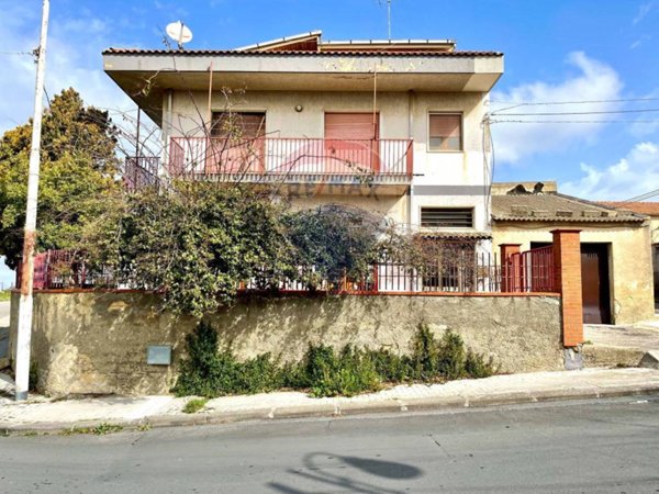 casa indipendente in vendita a Grammichele