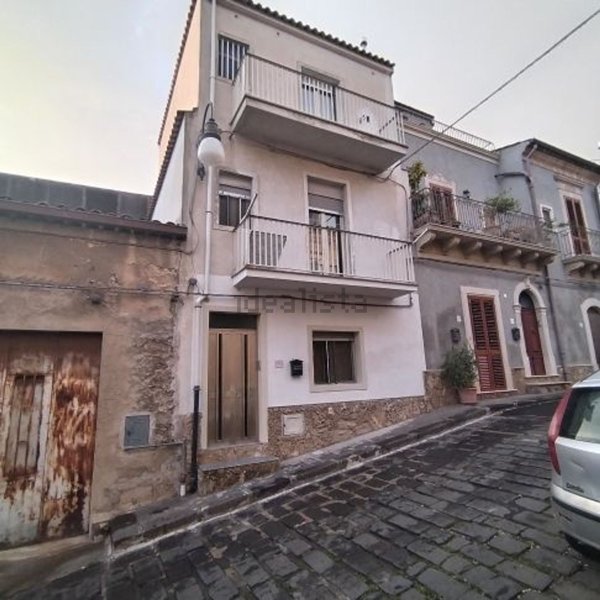 casa indipendente in vendita a Grammichele