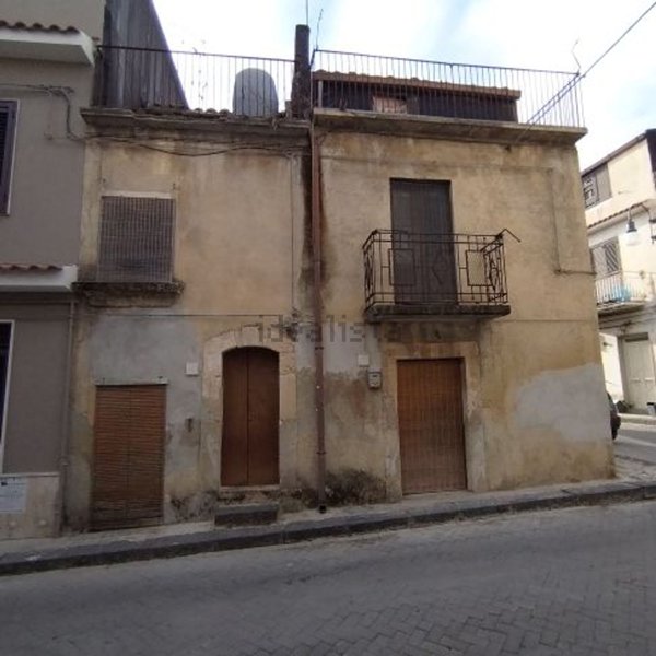 casa indipendente in vendita a Grammichele