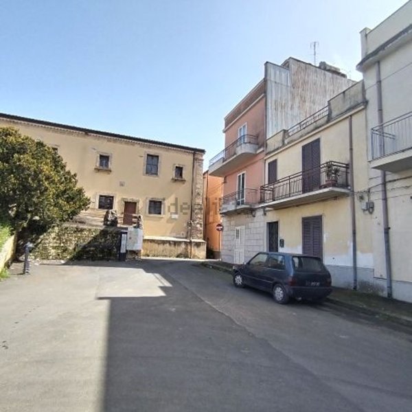 casa indipendente in vendita a Grammichele