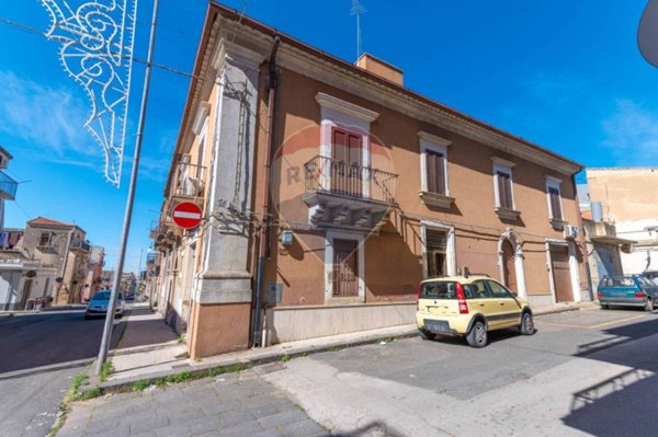 casa indipendente in vendita a Grammichele