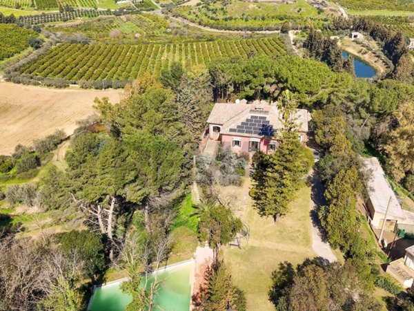 casa indipendente in vendita a Grammichele