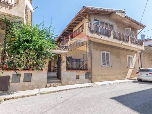 casa indipendente in vendita a Grammichele