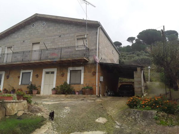 casa indipendente in vendita a Grammichele