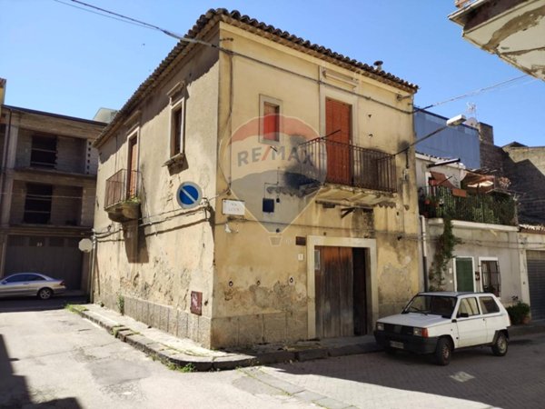 casa indipendente in vendita a Grammichele
