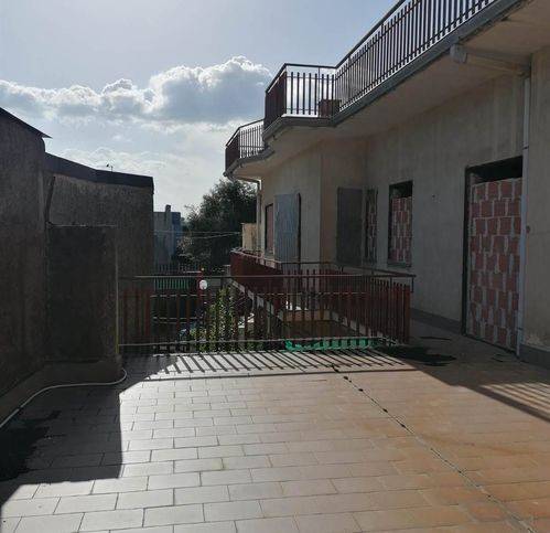 intera palazzina in vendita a Gravina di Catania