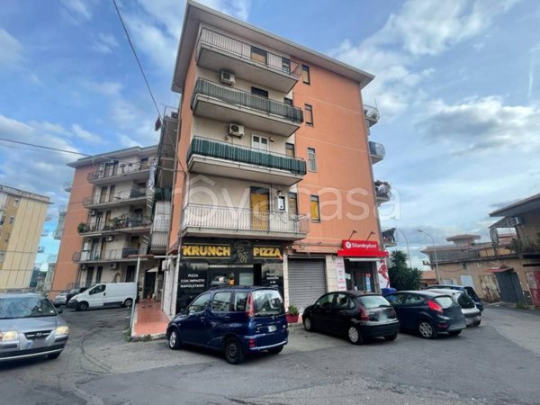 negozio in vendita a Gravina di Catania