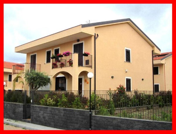 casa indipendente in vendita a Gravina di Catania