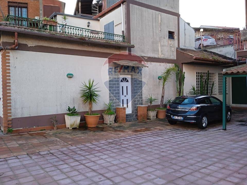 casa indipendente in vendita a Gravina di Catania