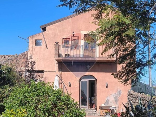 casa indipendente in vendita a Gravina di Catania