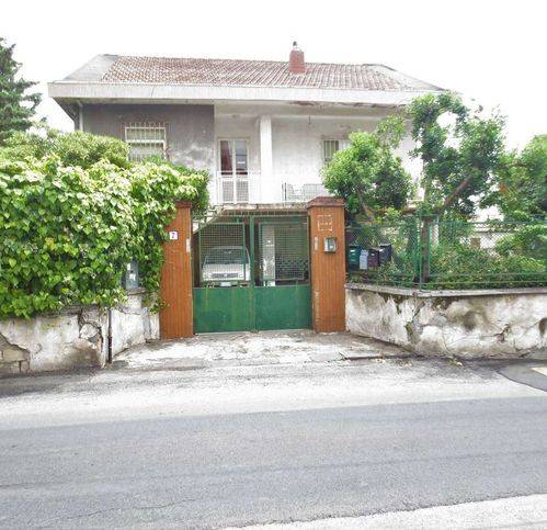 casa indipendente in vendita a Gravina di Catania