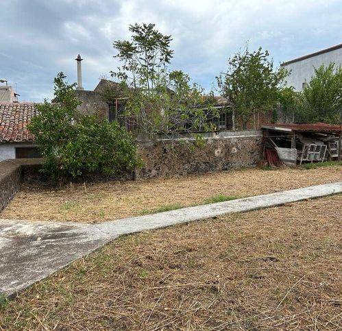 casa indipendente in vendita a Gravina di Catania