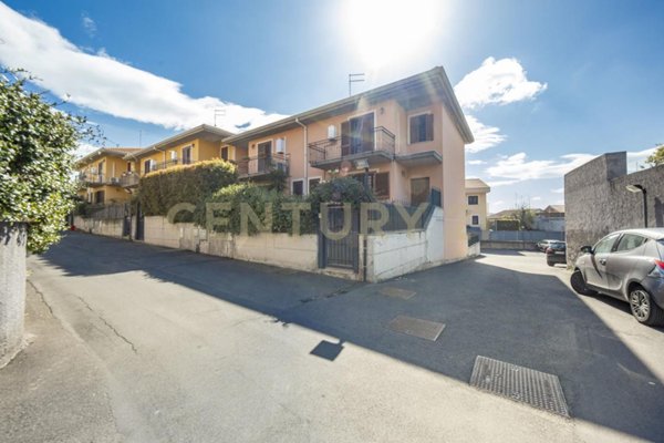 casa indipendente in vendita a Gravina di Catania
