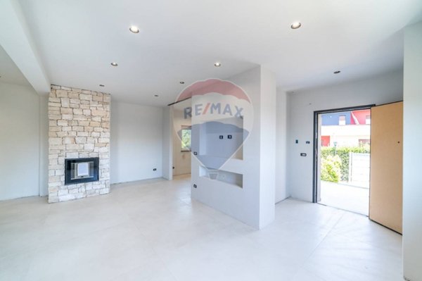 casa indipendente in vendita a Gravina di Catania