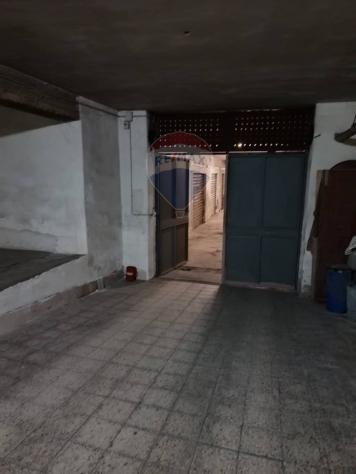 locale di sgombero in vendita a Gravina di Catania
