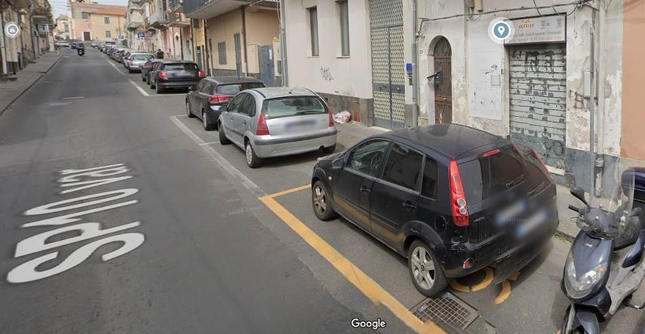 negozio in vendita a Gravina di Catania