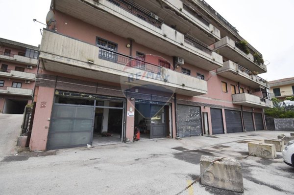 locale commerciale in vendita a Gravina di Catania in zona San Paolo