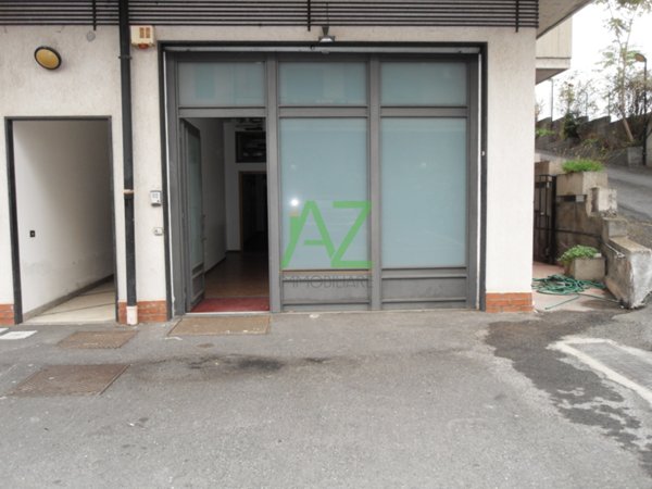 locale di sgombero in vendita a Gravina di Catania in zona San Paolo