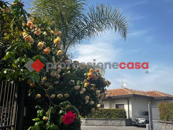 casa indipendente in vendita a Gravina di Catania
