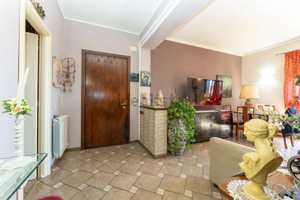 appartamento in vendita a Gravina di Catania in zona Fasano