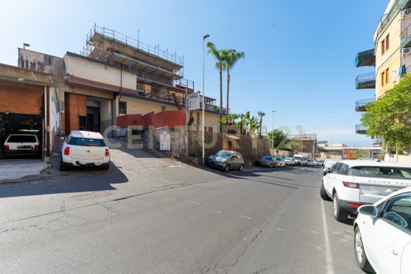 casa semindipendente in vendita a Gravina di Catania