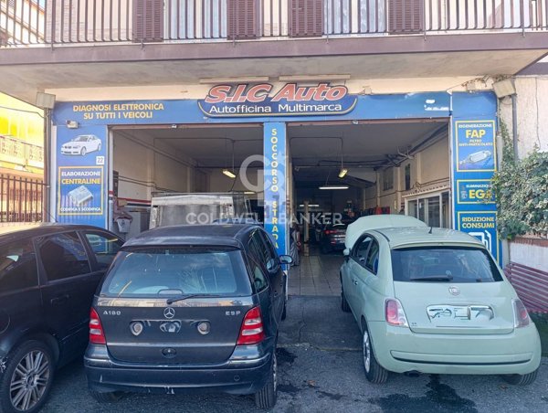 locale di sgombero in vendita a Gravina di Catania
