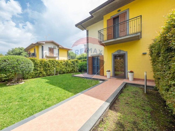 casa indipendente in vendita a Gravina di Catania