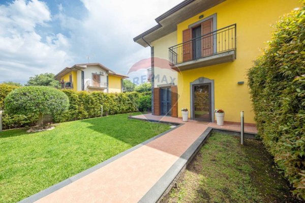 casa indipendente in vendita a Gravina di Catania