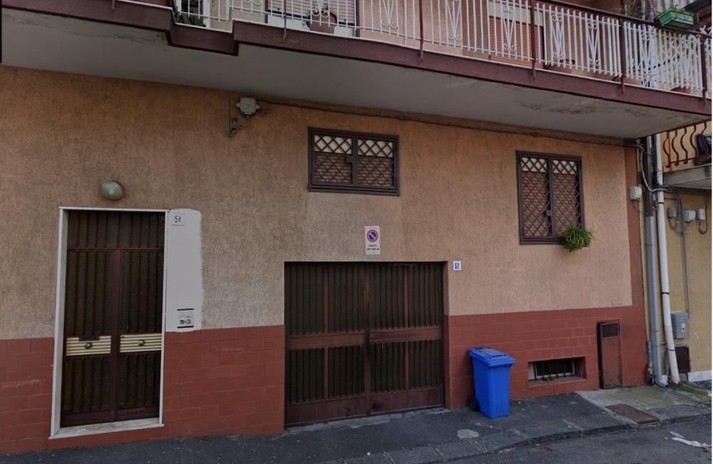 capannone in vendita a Gravina di Catania