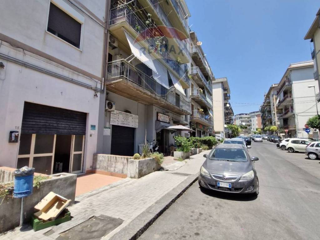 negozio in vendita a Gravina di Catania