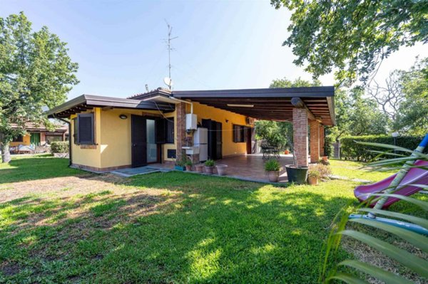 casa indipendente in vendita a Gravina di Catania
