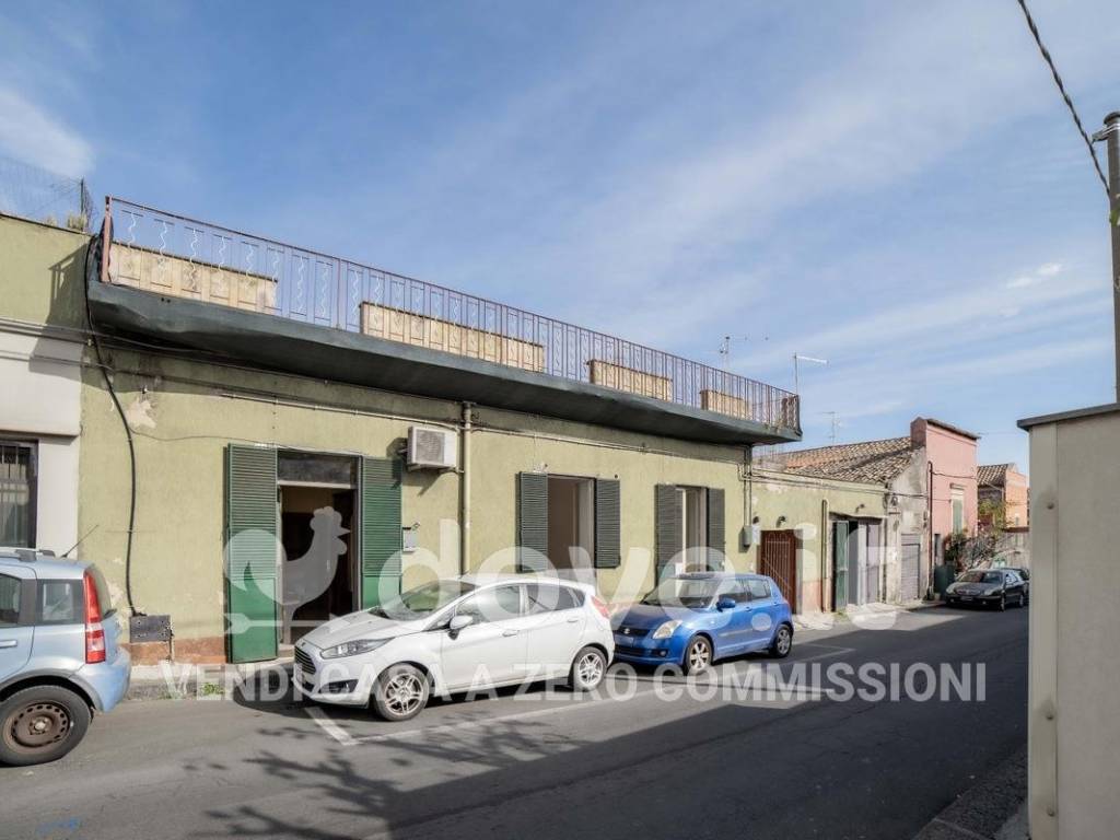 casa indipendente in vendita a Gravina di Catania