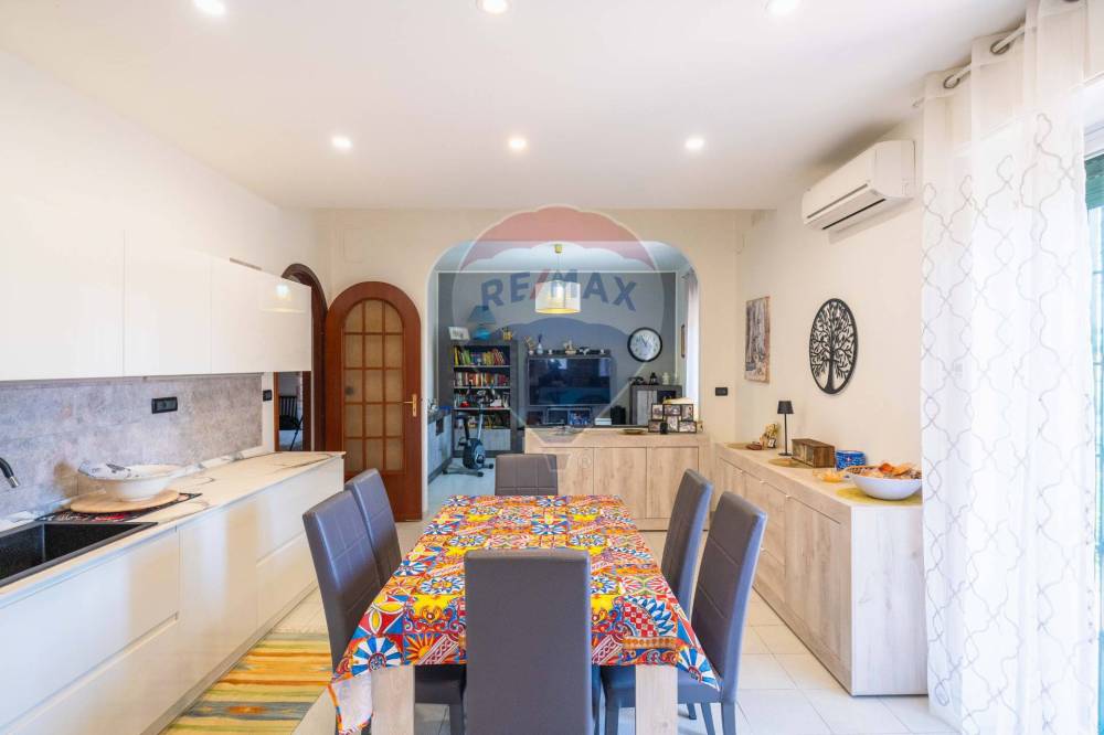 casa indipendente in vendita a Gravina di Catania