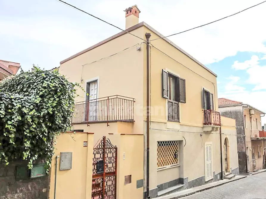 casa indipendente in vendita a Gravina di Catania