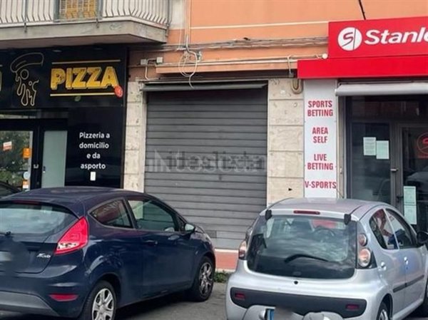 negozio in vendita a Gravina di Catania