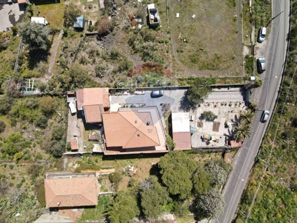casa indipendente in vendita a Gravina di Catania