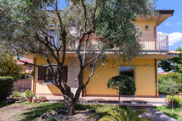 casa indipendente in vendita a Gravina di Catania