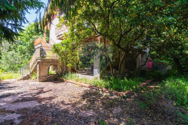 casa indipendente in vendita a Gravina di Catania